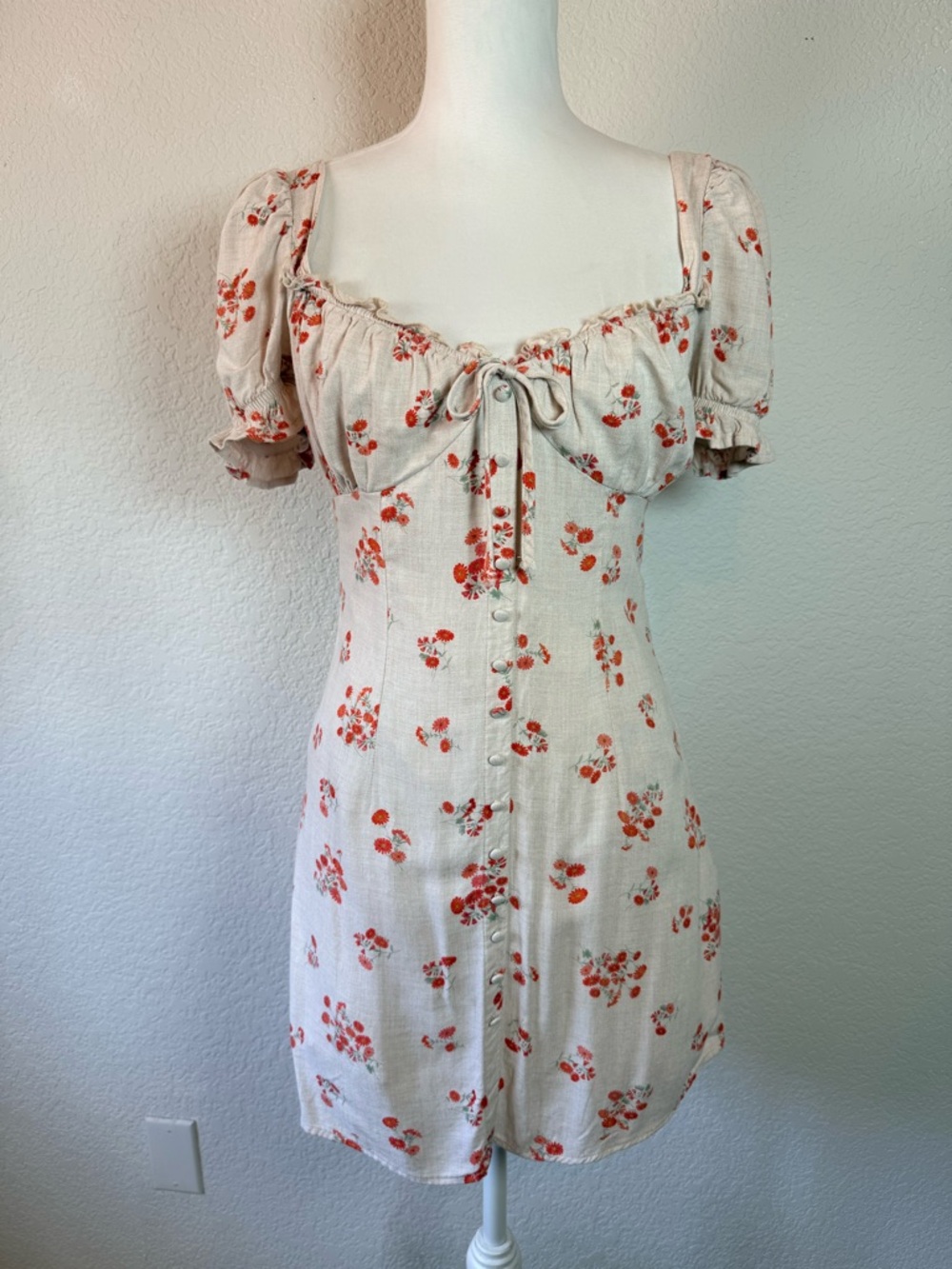 Bardot Lucinta mini dress in beige floral size US8/M